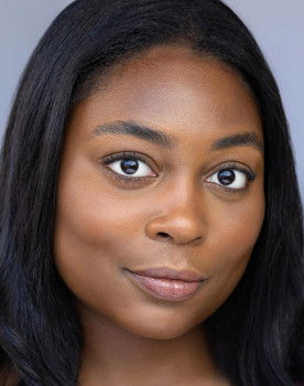 Lauren Maiden as Nia