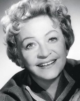 Grethe Weiser as Mia Gunst