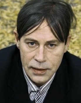 Hugues Quester as Fantôme au paquet
