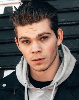 Daniel Diemer as Rand Morgan