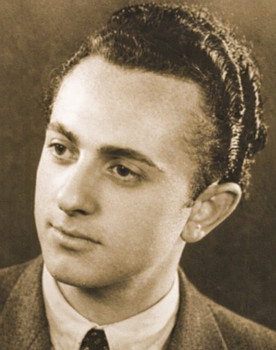 Viktor Gjoka as Qazo