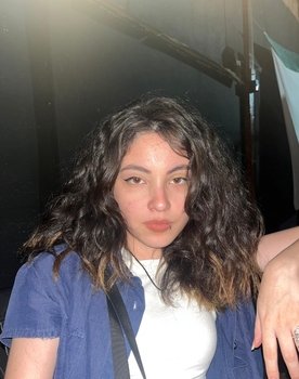 Amanda Amabile as Costureira