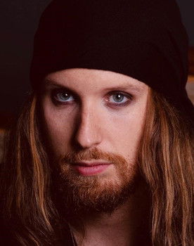 Jona Tee as Keyboards