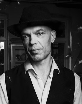 Thorbjørn Risager as vocals and guitar