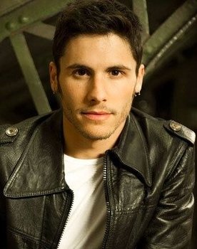 Álex Hernández as Ricky