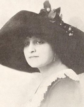 Vivian Prescott as Athenais