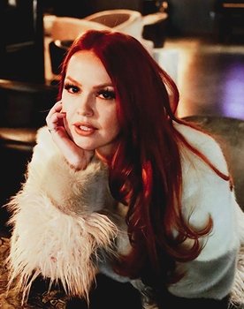 Heather Grace Hancock as Mallory