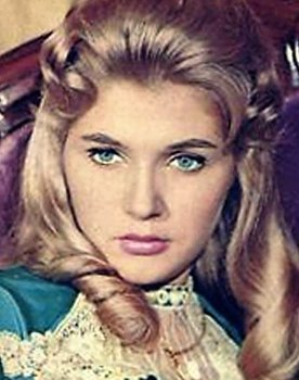 Nadia Marlowa as Marietta