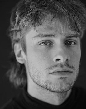 Mateusz Rozwadowski as Eljasz