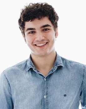 Gabriel Contente as Leonardo