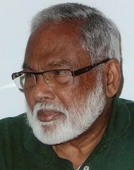 Piyasiri Gunaratna as Commentary (voice)