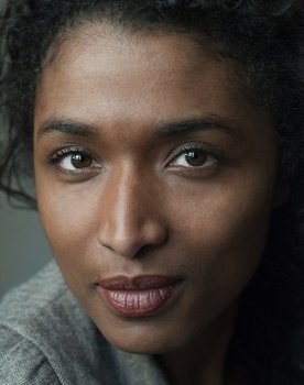 Sara Martins as Secretaire Duplessis