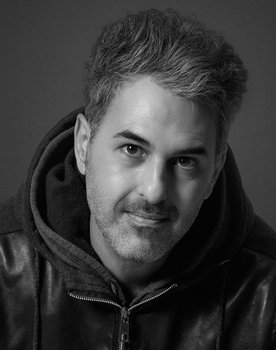 Alê Abreu as Old Man (voice)