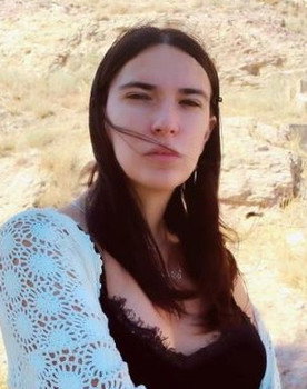 Kassiopi Klepkou as Lily