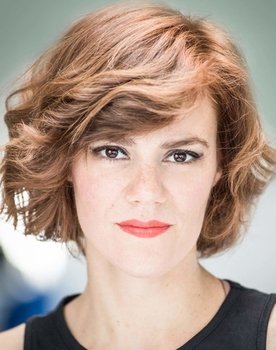 Lise Vigneault as 