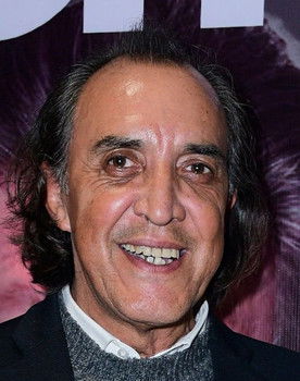 Luis Felipe Tovar as El Cantor/El Diablito