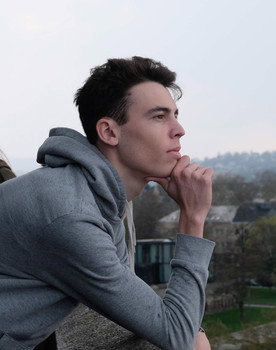 Noah Heuser as Reporter