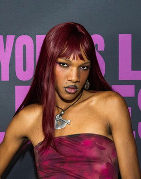 Clementine Narcisse as Circle Optimist