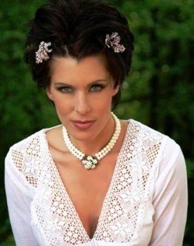 Shauna O'Brien as Lisa Taylor