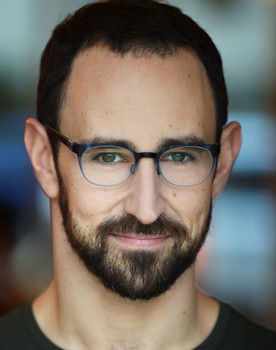 Brandon Beilis as Dan