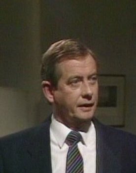 Derek Fowlds