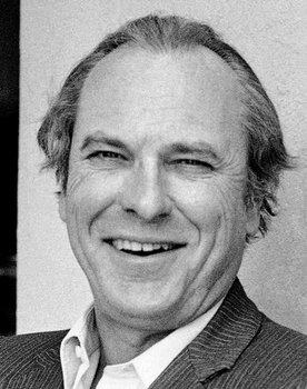 Rip Torn as Izquierdo