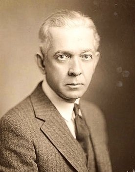 John Elliott as Martin Kildare