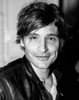 Andreas Johnson as Self