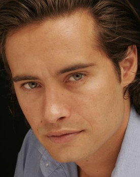 Juan Soutullo as Raúl