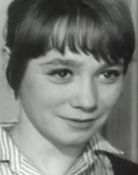 Oksana Levinson as Майя