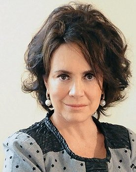 Regina Duarte as 