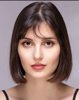 Boyana Avdjieva as Iris