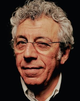 Eric Bogosian as Professor Goodwin
