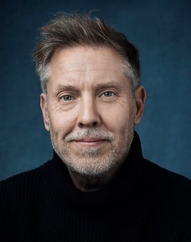 Simeon Willis as Paul