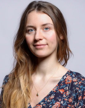 Zélie Brackman as Marilou Van Dijk