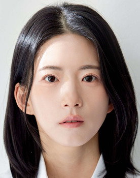 Joo In-ae as Hotel Employee