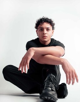 Moisés Quiñones as Carlos Cavazos