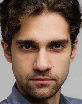 Ivan Tovmasyan as Kirill