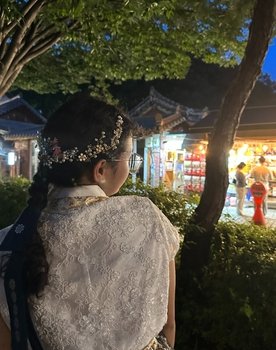 Dennise Silitonga as Ajeng