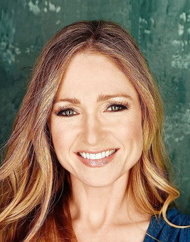 Julie Nathanson as Dazzler / Titania (voice)