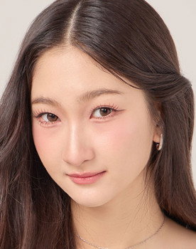 Nutnicha Sangmanee as Genie