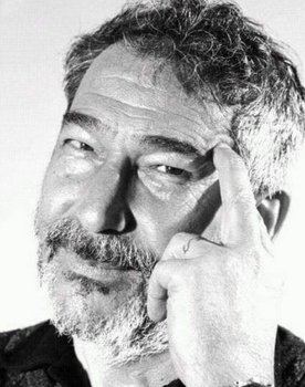 Bruno Schirripa as Narrator