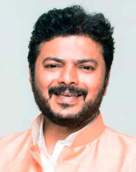 Ajit Parab as Makrand Ganpat Belwalkar