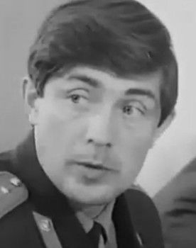 Anatoliy Charnotskiy as Свешников