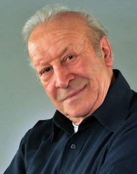 Leon Niemczyk as Jerzy Berger