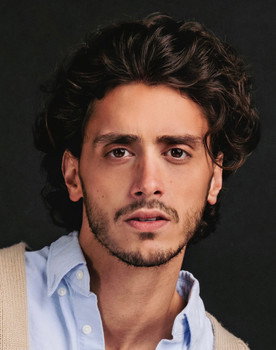 Antonio Cipriano as John Logan