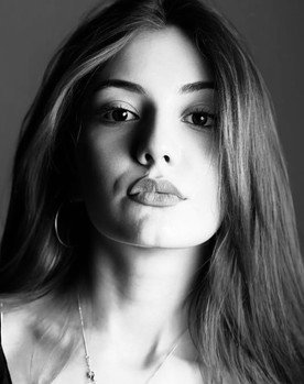 Aylin Turkkan as 