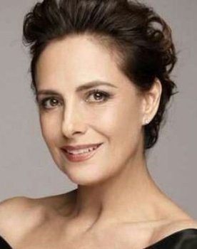 Diana Bracho as 