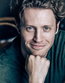 Lucas van Lierop as Ein junger Diener