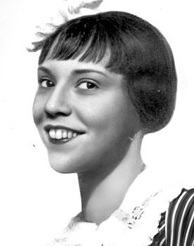 Alexa von Porembsky as Agathe